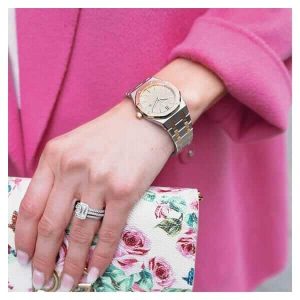 Audemars-Piguet-Royal-Oak-Quartz-Two-Tone-Replica-Arm-600x600