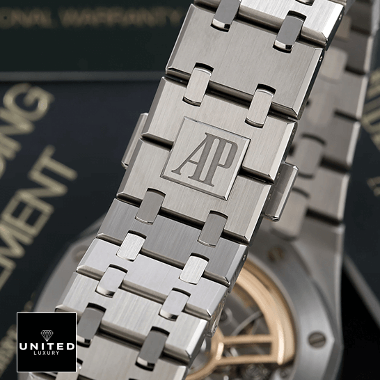 Audemars Piguet Royal Oak 15500ST.OO.1220ST.02 Replica 5 Audemars Piguet Royal Oak 15500ST Stainless Steel Bracelet Replica on the warranty card